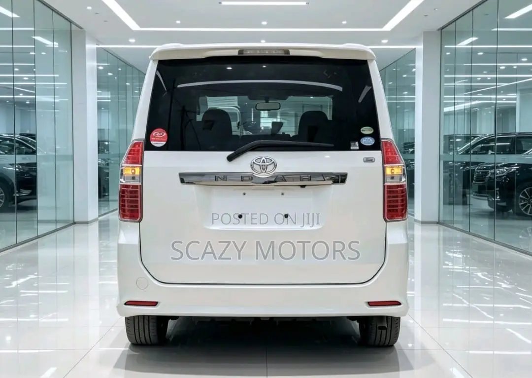 Toyota Noah 2008 Off white
