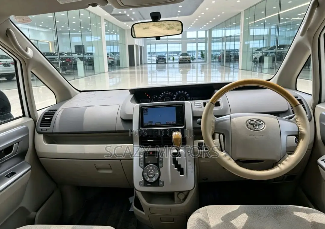 Toyota Noah 2008 Off white
