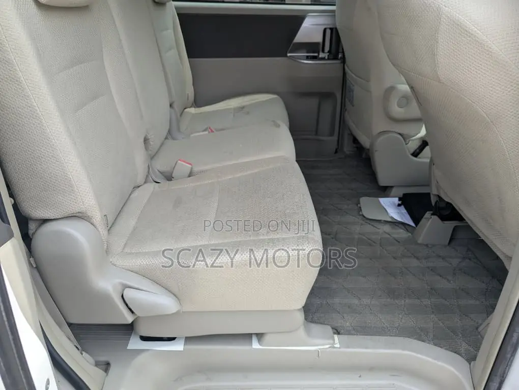 Toyota Noah 2008 Off white