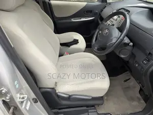 Toyota Ractis 2009 Silver