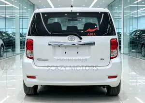 Toyota Corolla Rumion 2008 White