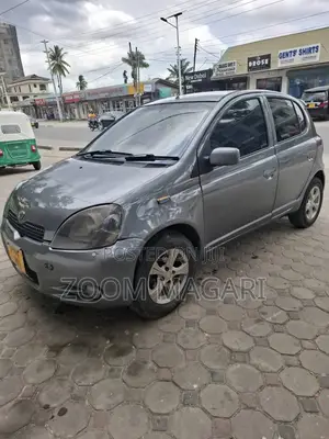Toyota Vitz 2004 Gray