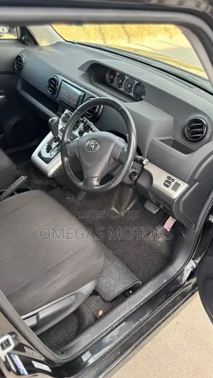 Toyota Corolla Rumion Hatchback 1.8 FWD 2007 Black
