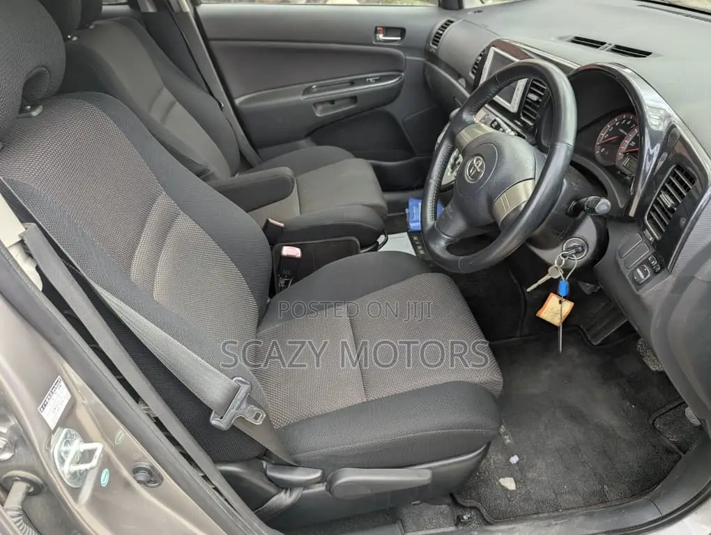 Toyota Wish 2005 Gray