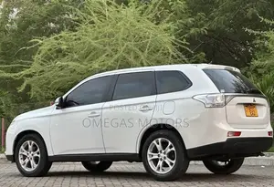 Mitsubishi Outlander 2.4 PHEV AWD 2013 White
