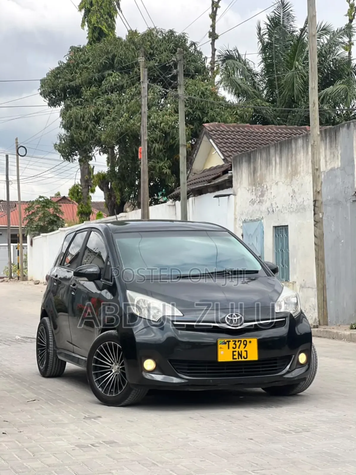 Toyota Ractis 2012 Black