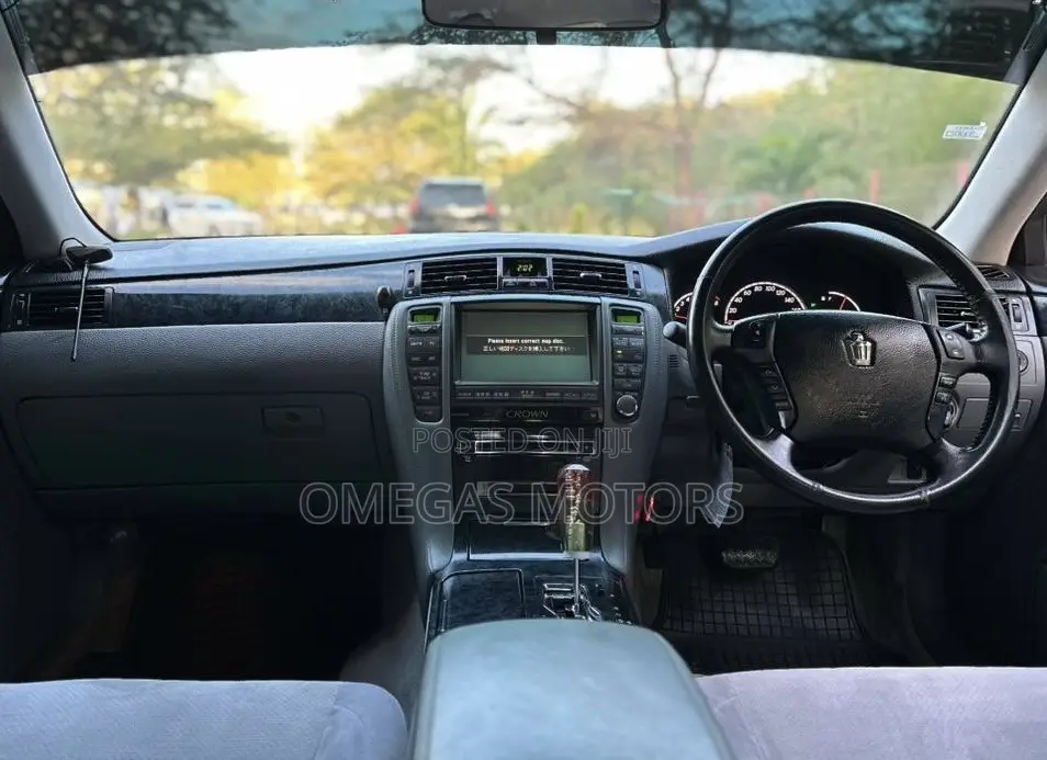 Toyota Crown 2004 Black