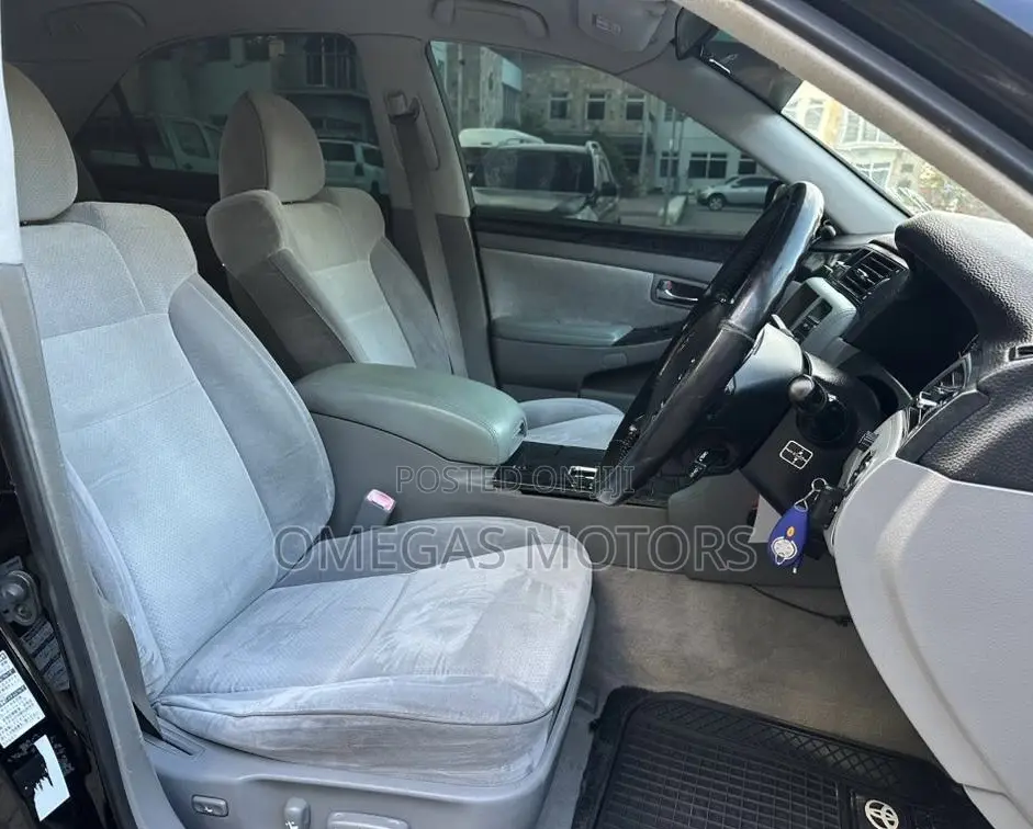 Toyota Crown 2004 Black