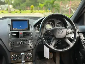 Mercedes-Benz C200 2010 White