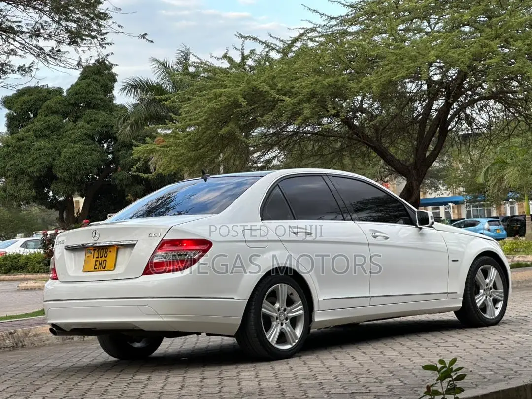 Mercedes-Benz C200 2010 White