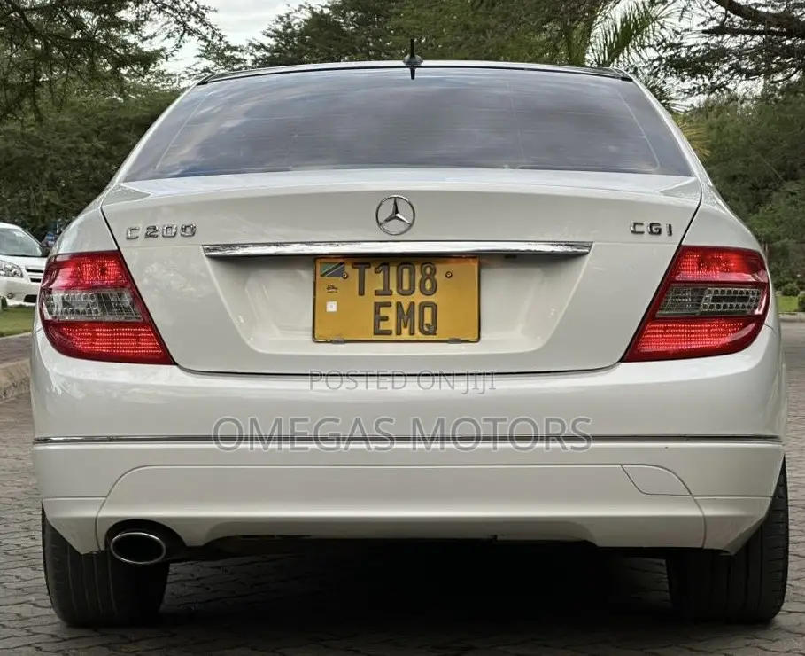 Mercedes-Benz C200 2010 White