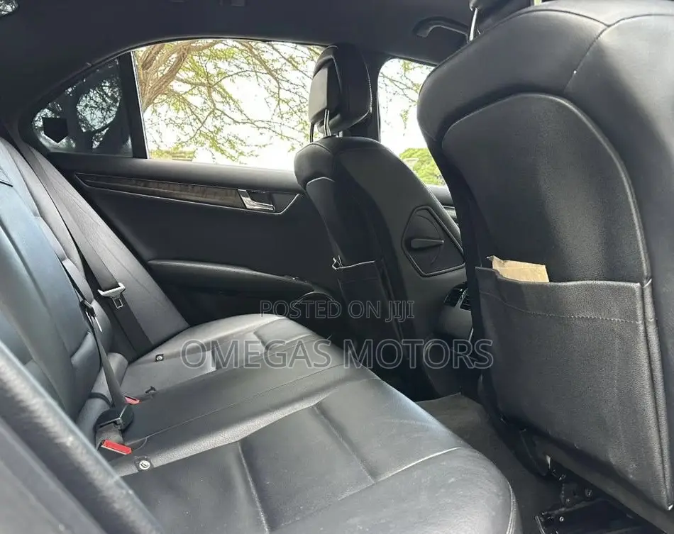 Mercedes-Benz C200 2010 White