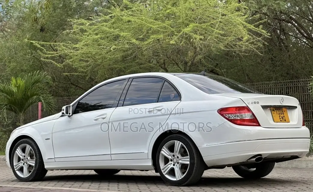 Mercedes-Benz C200 2010 White