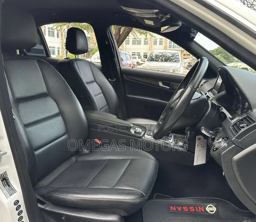Mercedes-Benz C200 2010 White