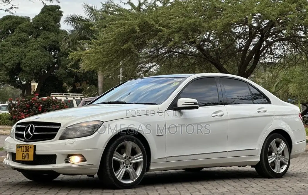 Mercedes-Benz C200 2010 White