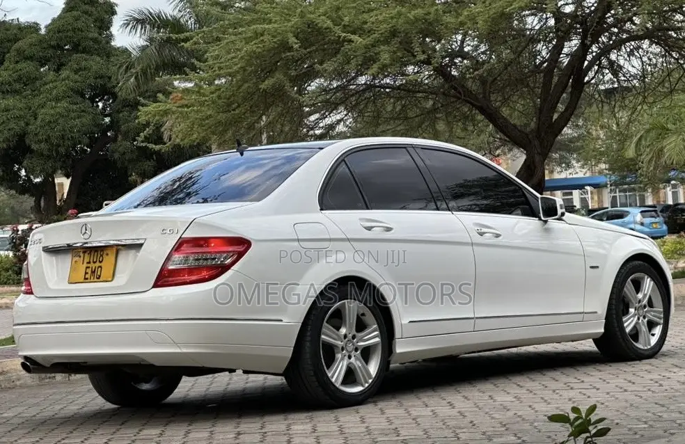 Mercedes-Benz C200 2010 White