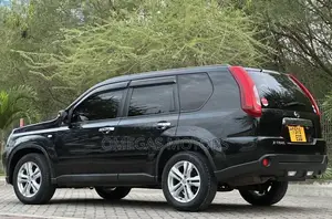 Nissan X-Trail 2.0 Petrol XE 2012 Black