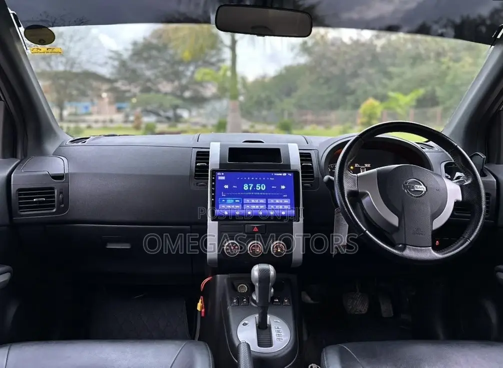 Nissan X-Trail 2.0 Petrol XE 2012 Black