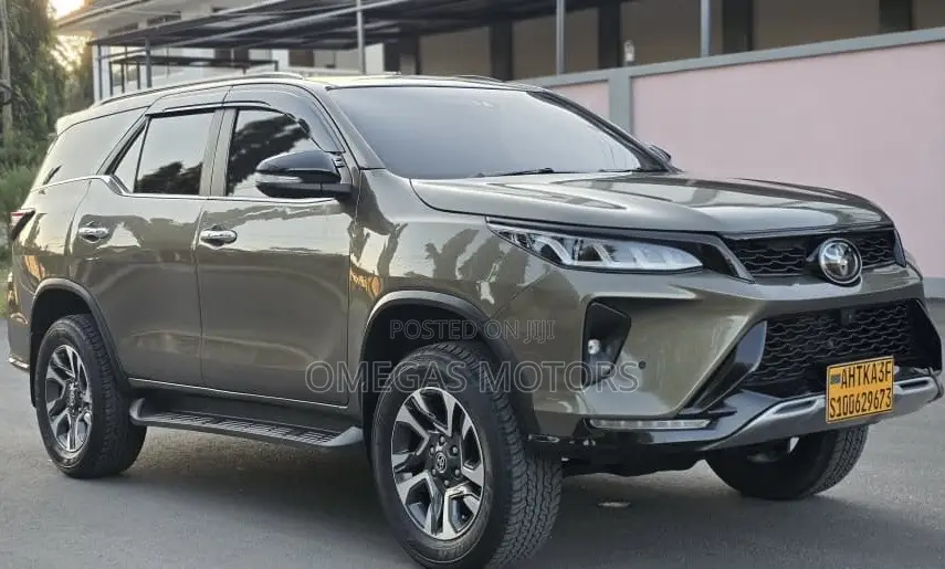 Toyota Fortuner 2.8 D RWD 2021 Beige