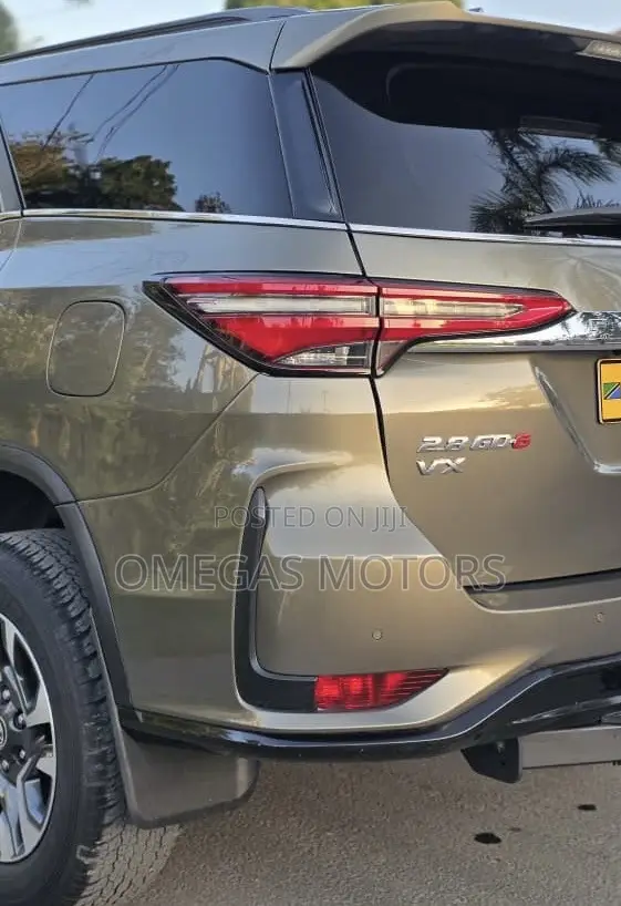 Toyota Fortuner 2.8 D RWD 2021 Beige