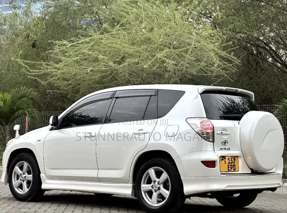 Toyota RAV4 2008 White