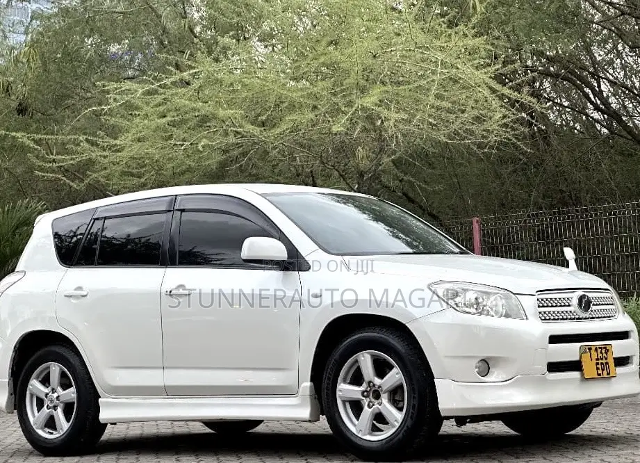 Toyota RAV4 2008 White