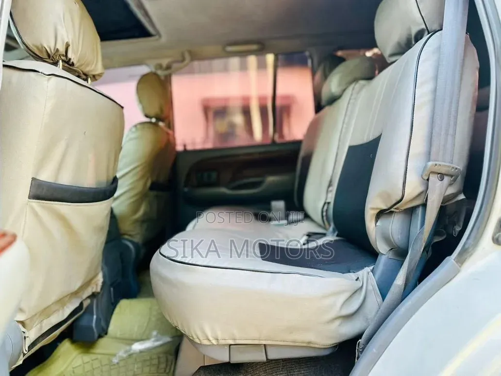 Toyota Land Cruiser Prado 2002 Silver