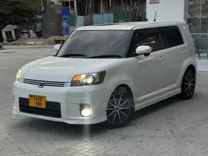 Toyota Corolla Rumion Hatchback 1.5 FWD 2011 White