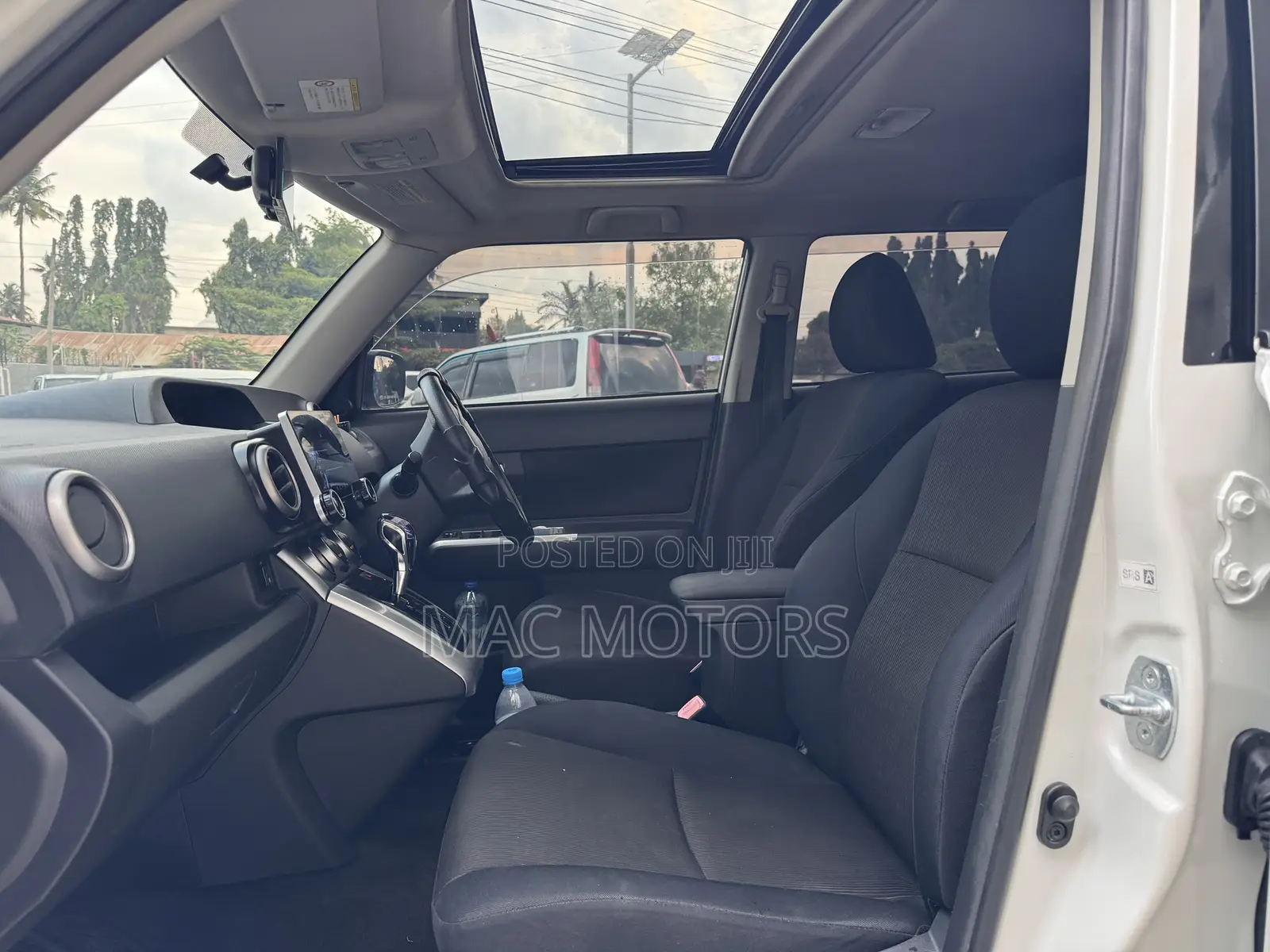 Toyota Corolla Rumion Hatchback 1.5 FWD 2011 White