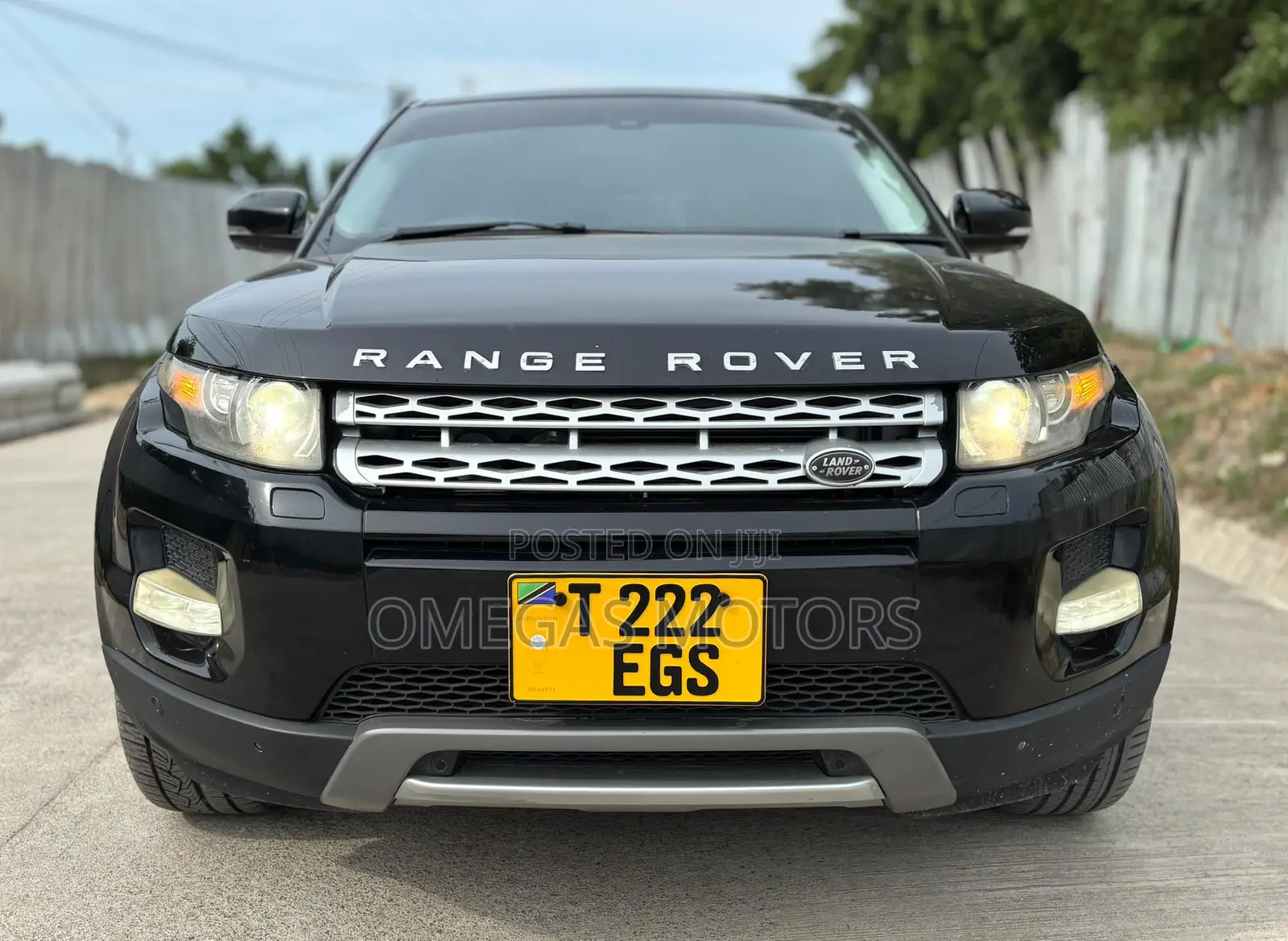 Land Rover Range Rover Evoque Pure AWD 5-Door 2013 Black