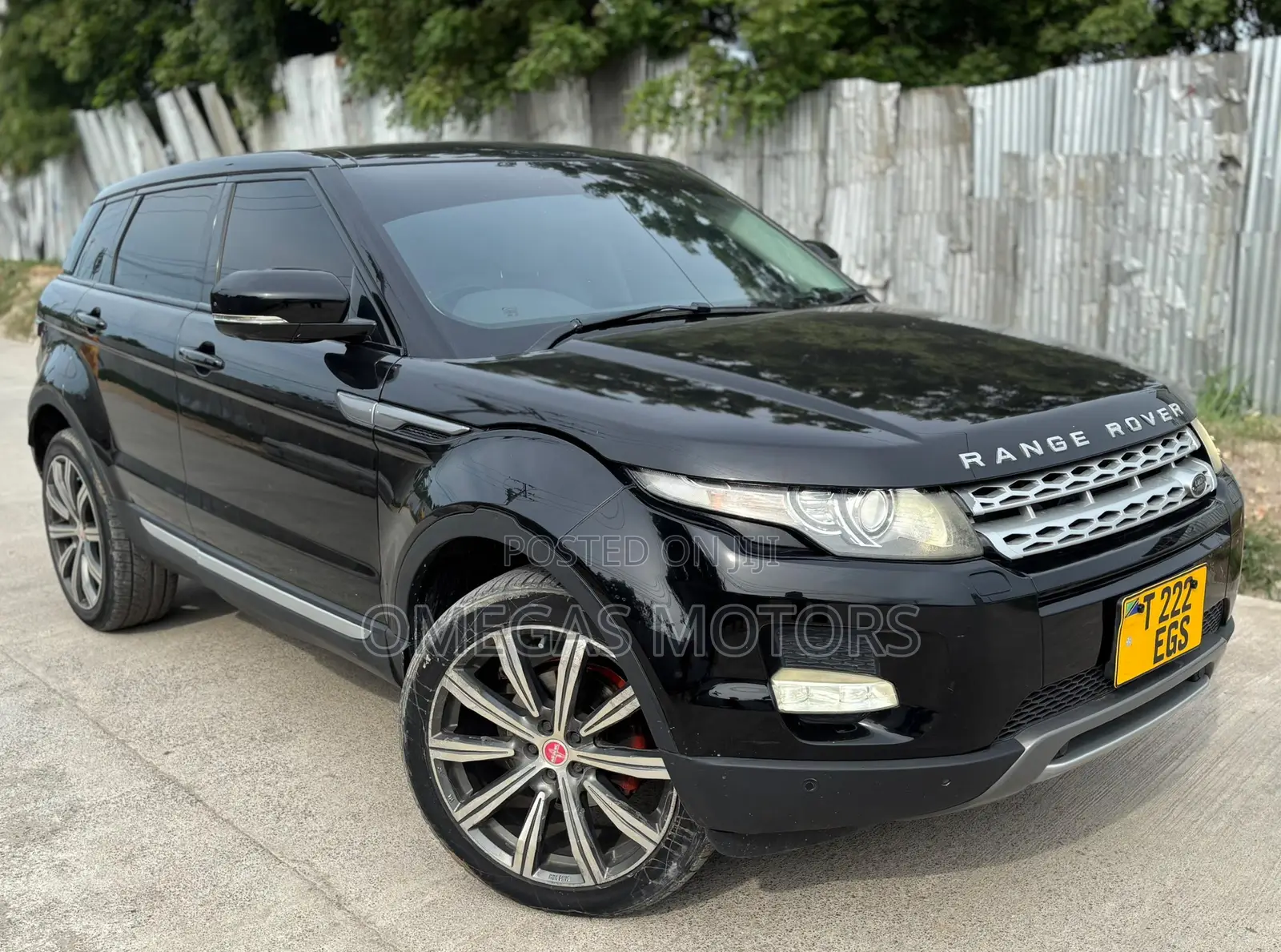 Land Rover Range Rover Evoque Pure AWD 5-Door 2013 Black