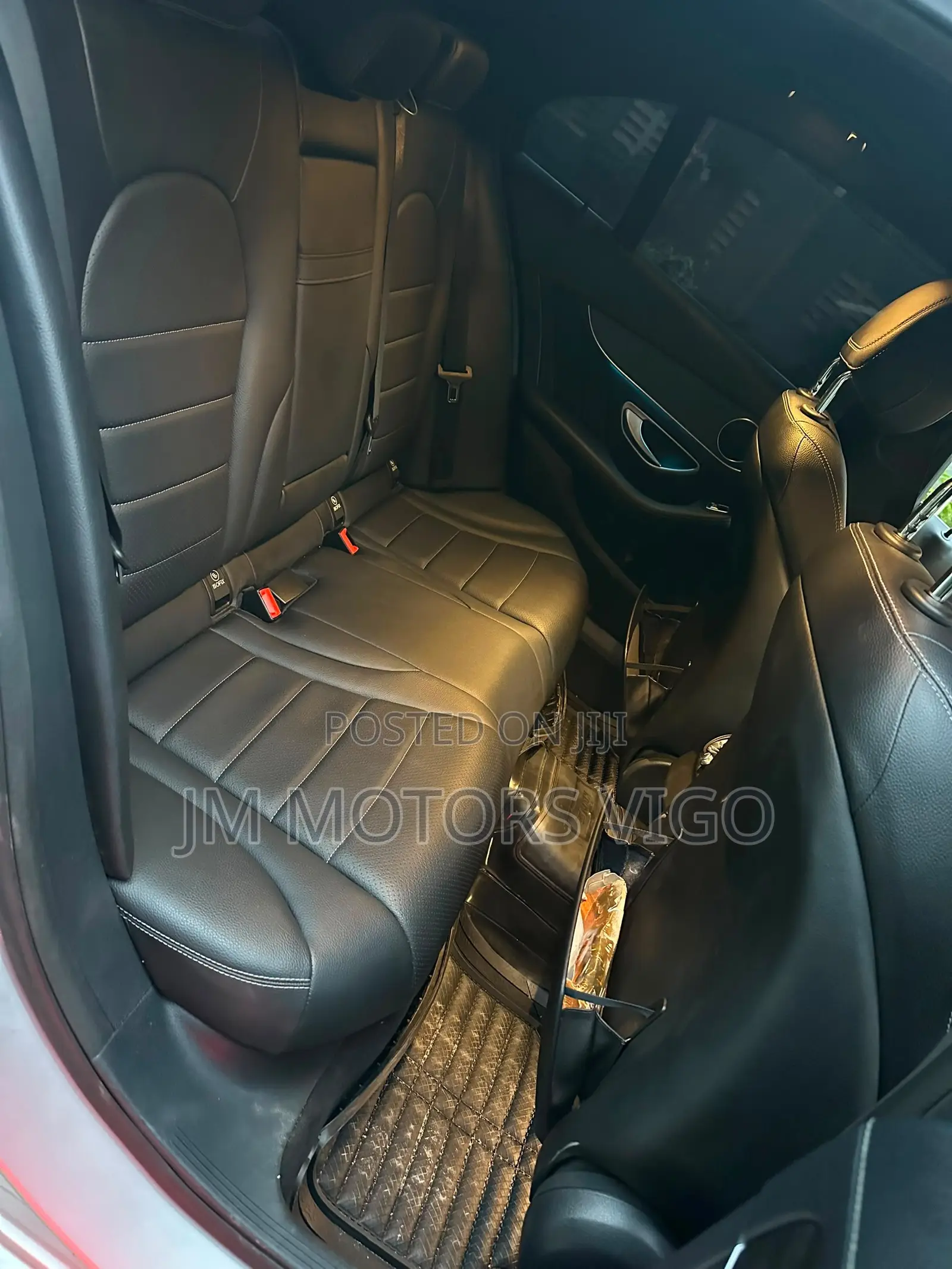 Mercedes-Benz C200 2015 Silver
