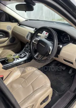 Land Rover Range Rover Evoque Pure AWD 5-Door 2013 Black