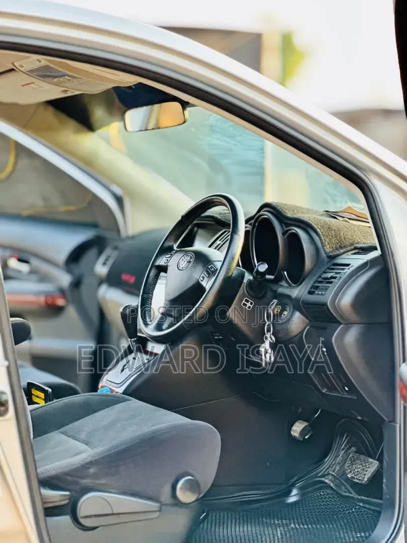 Toyota Harrier 2005 Silver