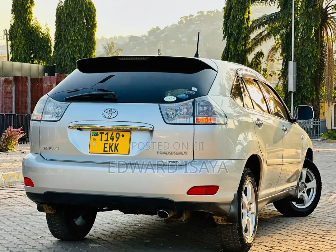 Toyota Harrier 2005 Silver