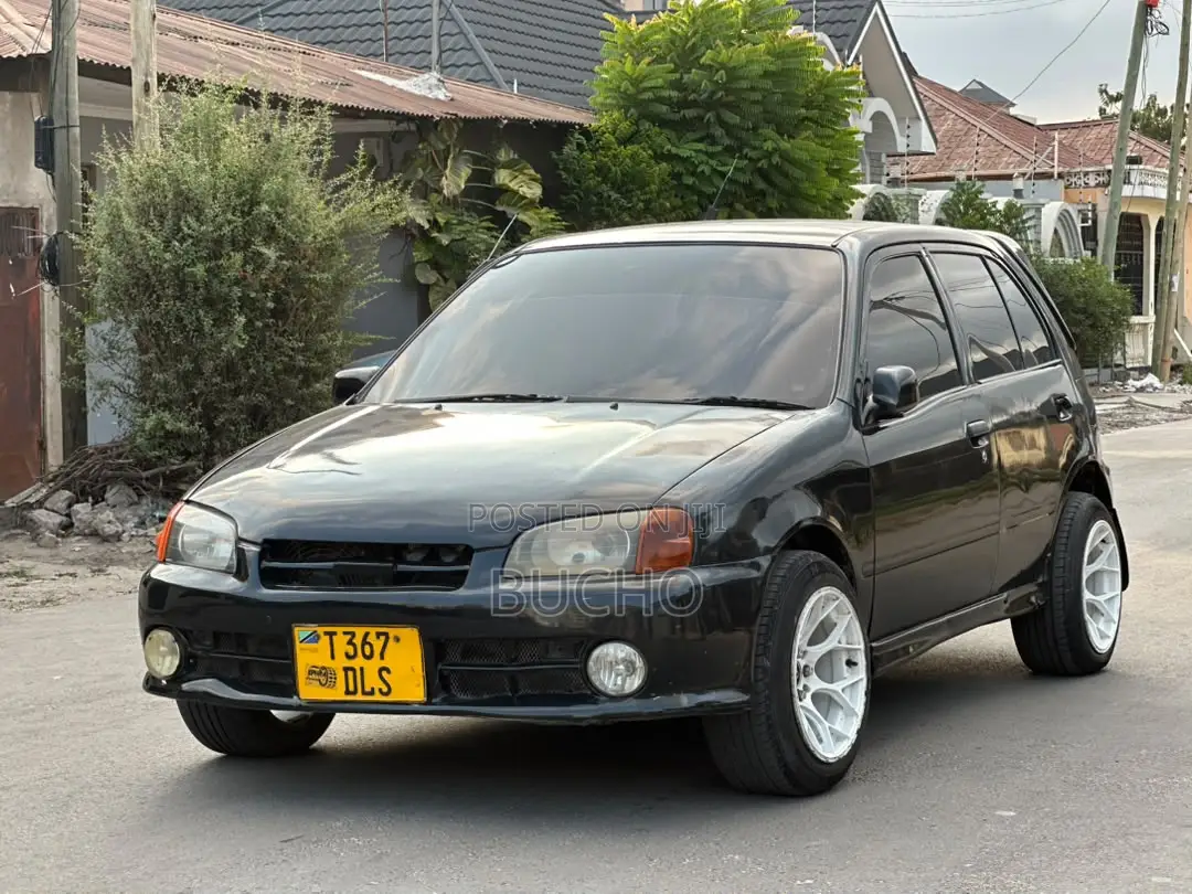 Toyota Starlet 2001 Black