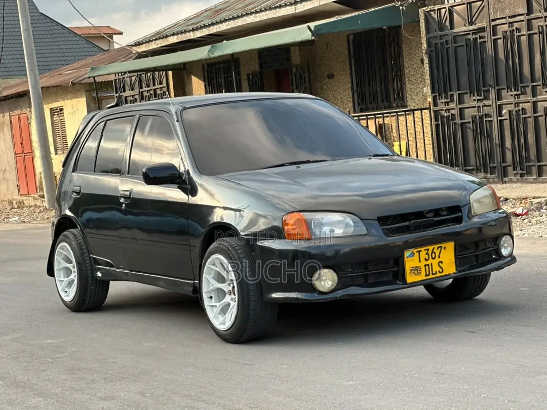 Toyota Starlet 2001 Black