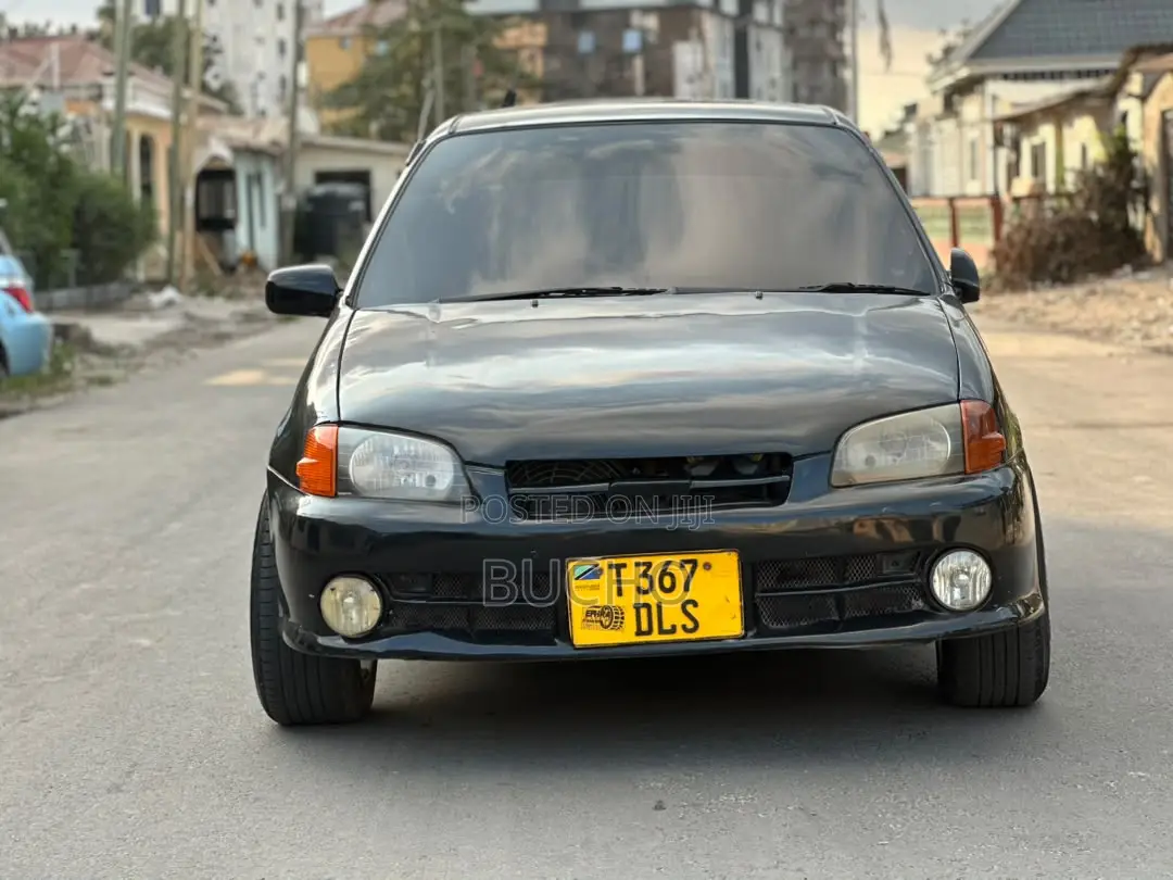 Toyota Starlet 2001 Black