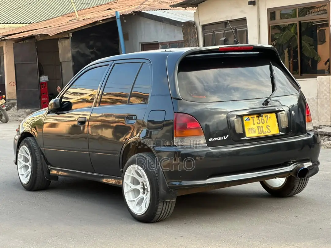 Toyota Starlet 2001 Black