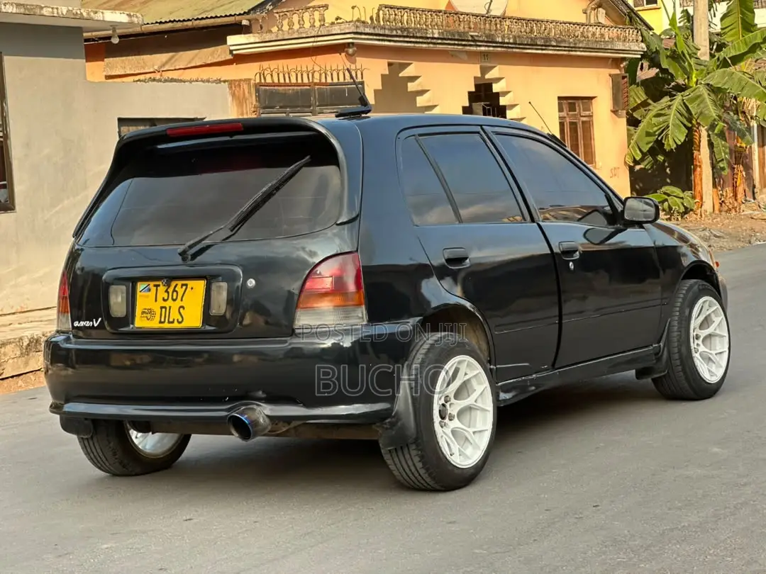 Toyota Starlet 2001 Black
