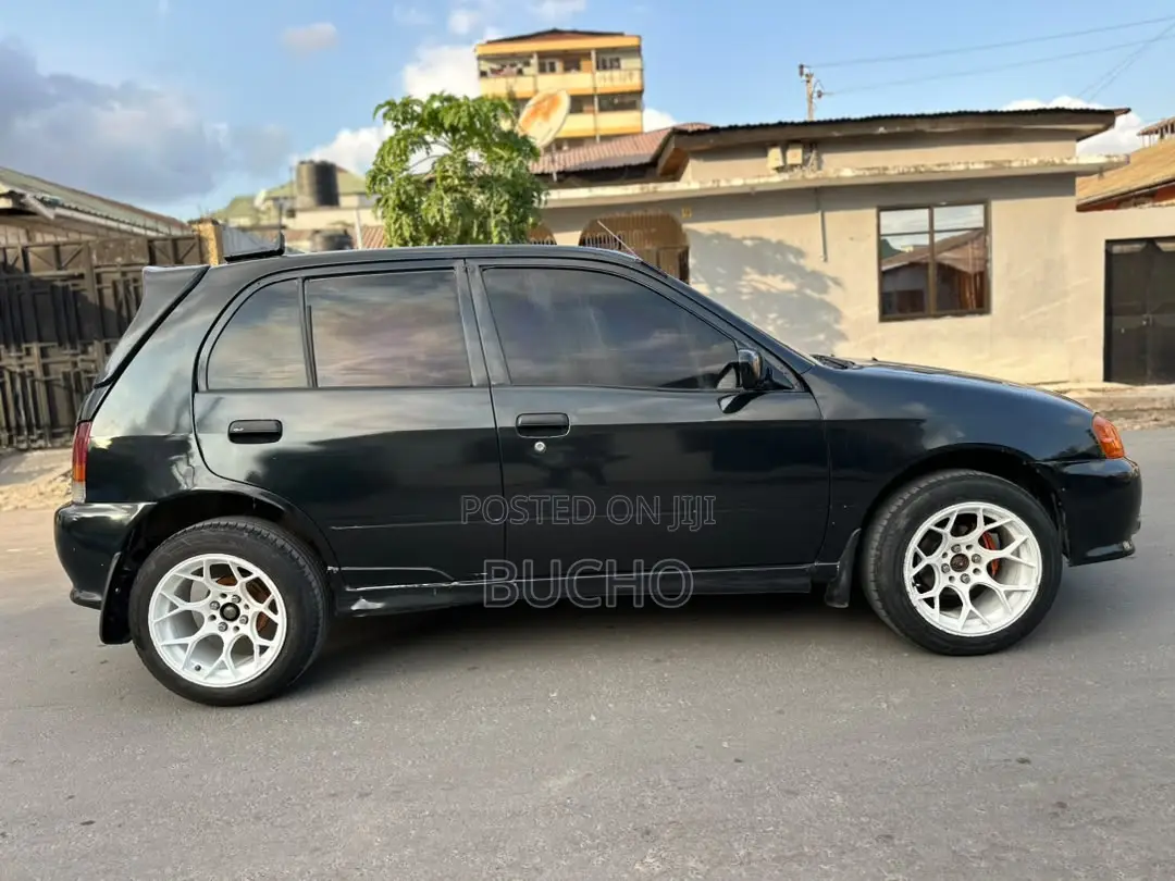 Toyota Starlet 2001 Black