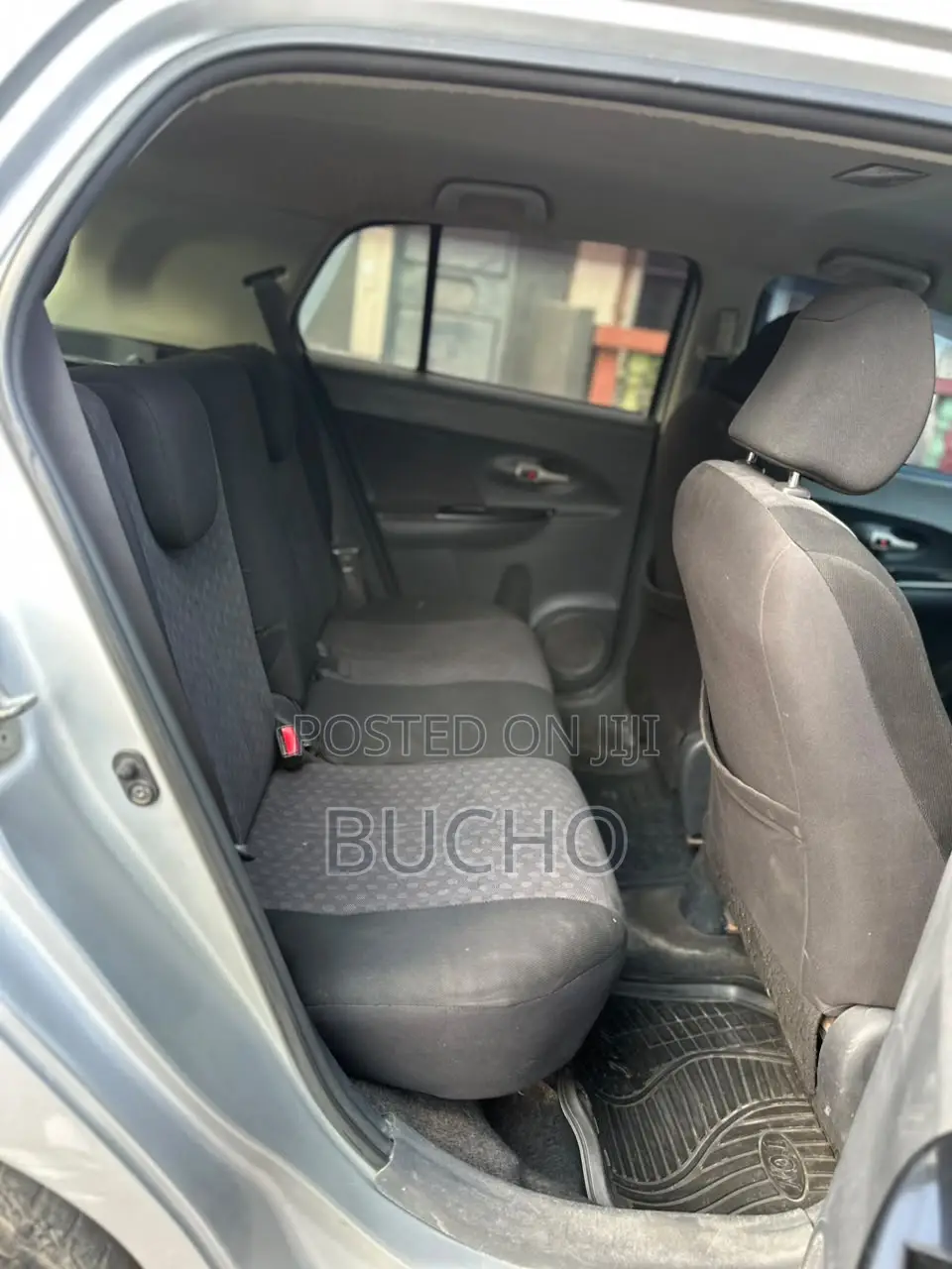 Toyota IST 2010 Silver