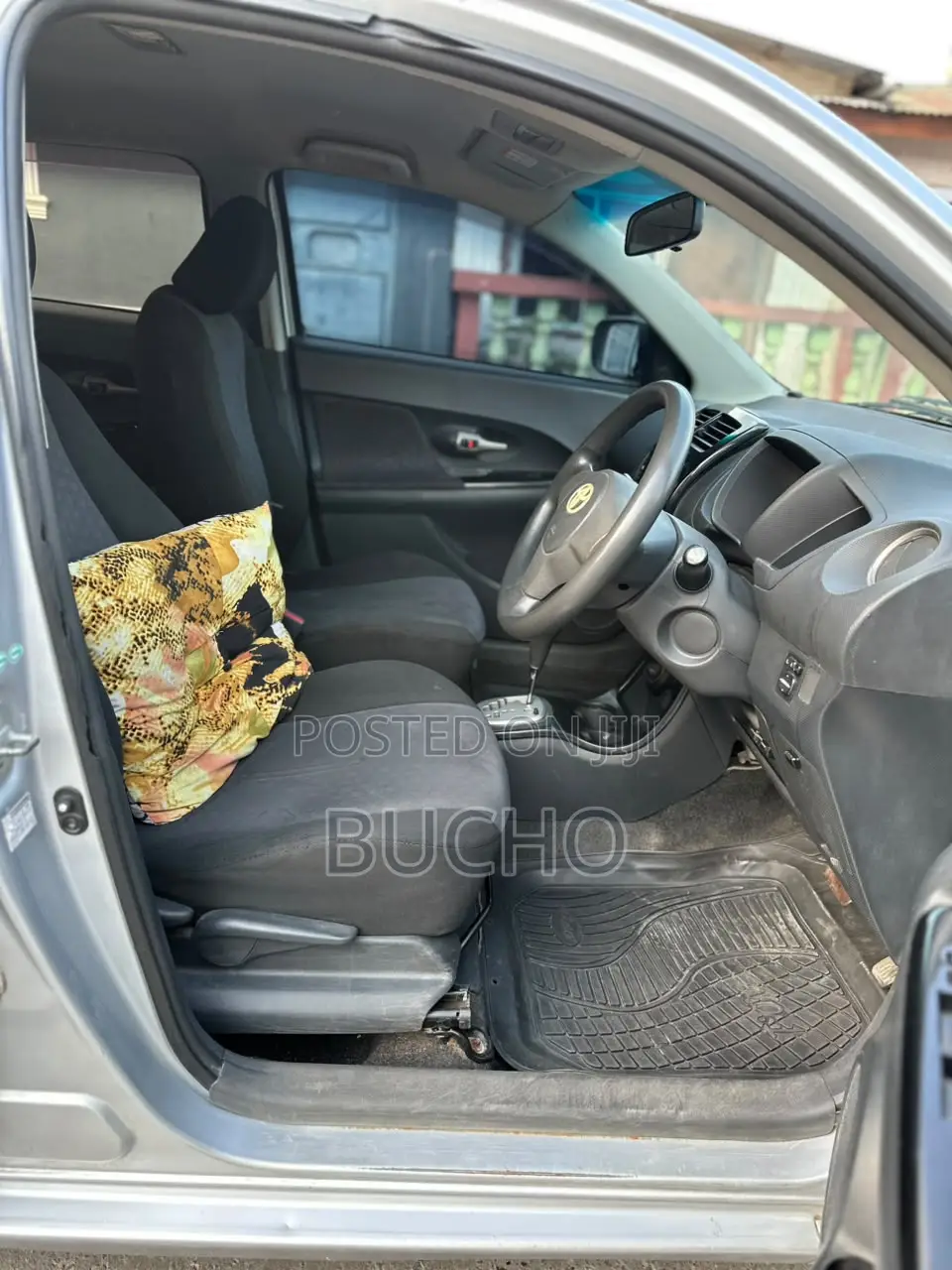 Toyota IST 2010 Silver