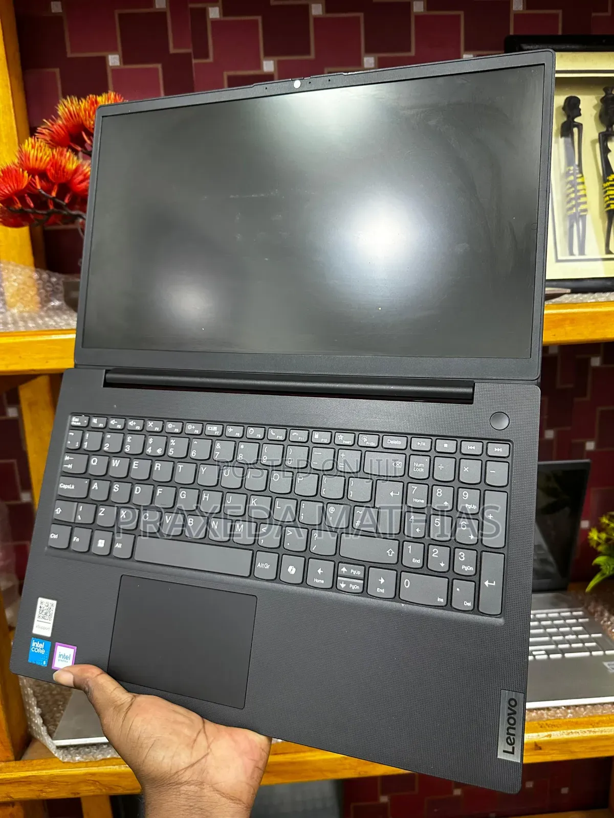 Laptop Lenovo V15 8GB Intel Core 5 SSD 512GB