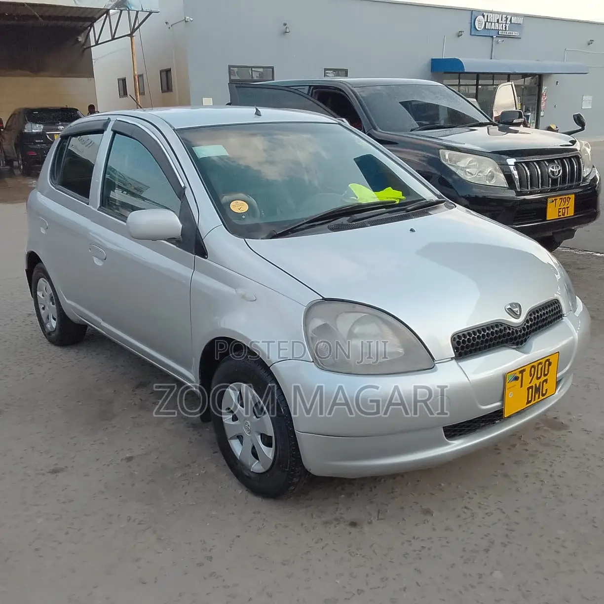 Toyota Vitz 2002 Silver