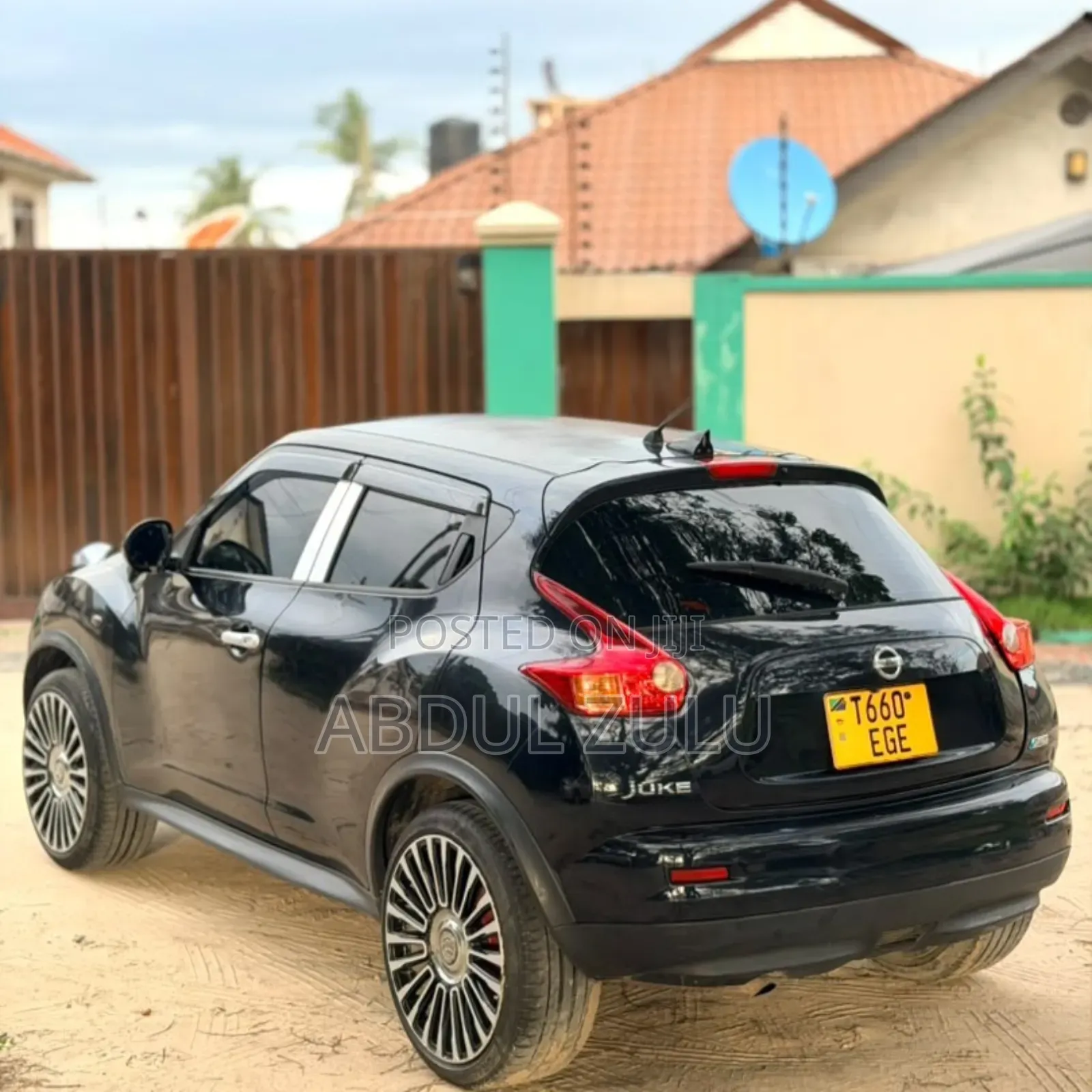 Nissan Juke 2012 Black