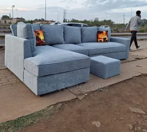 Tunatengeneza Furniture Mbalimbali Za Majumbani.