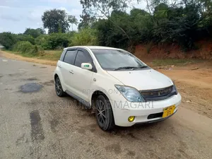 Toyota IST 2004 White