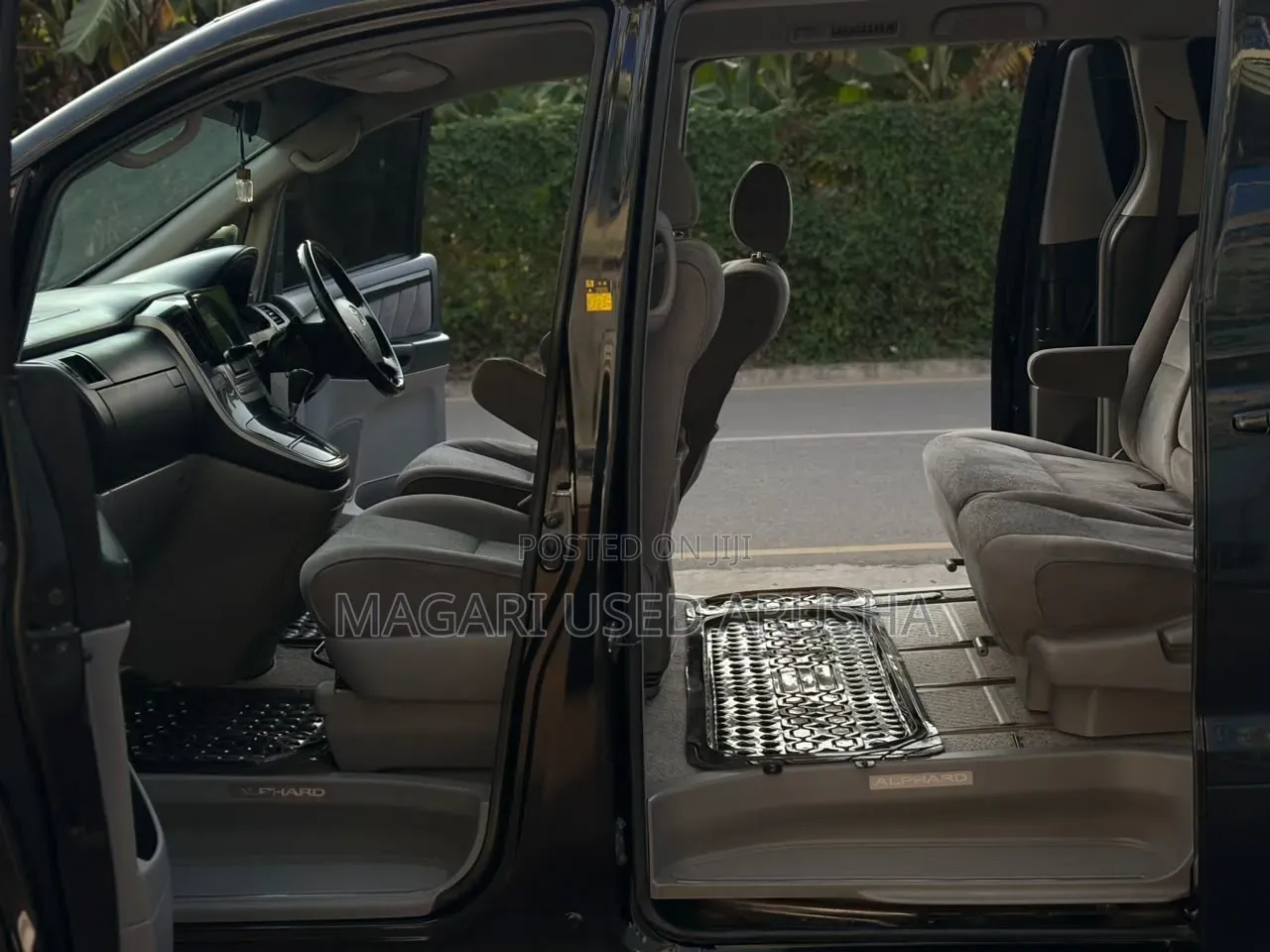 Toyota Alphard 2004 Black