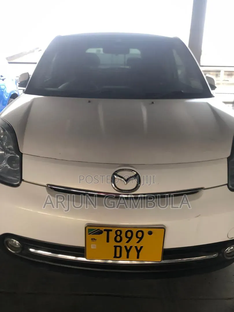 Mazda Verisa 2005 White